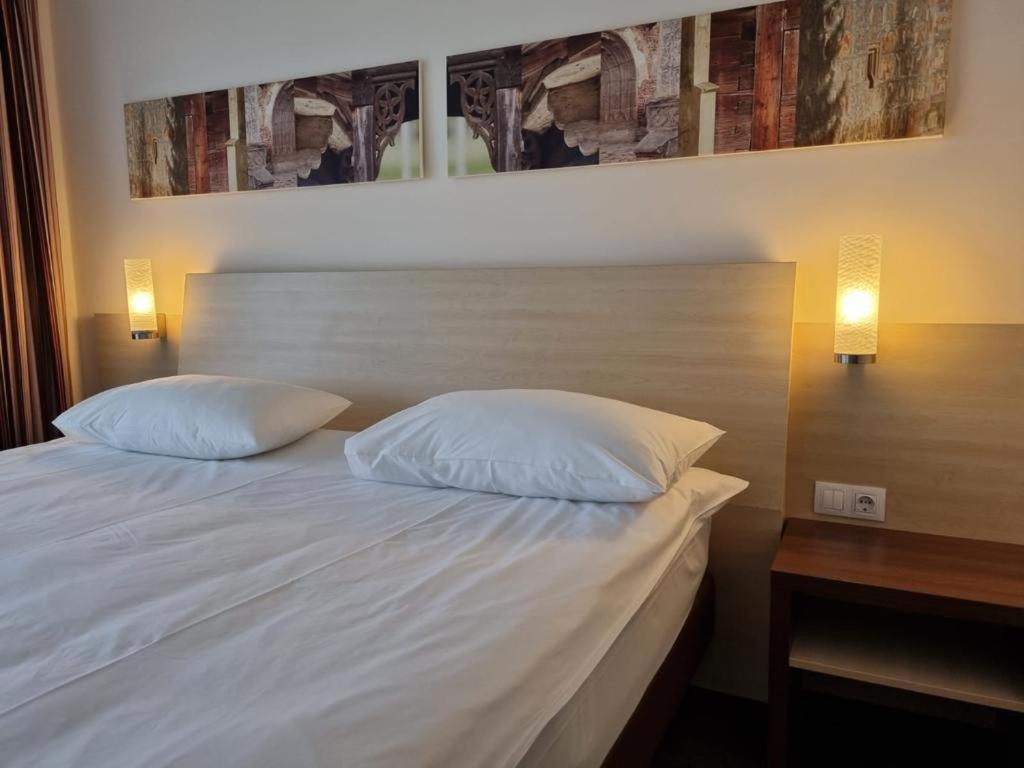The Gerald'S Hotel Рэдэуци Экстерьер фото
