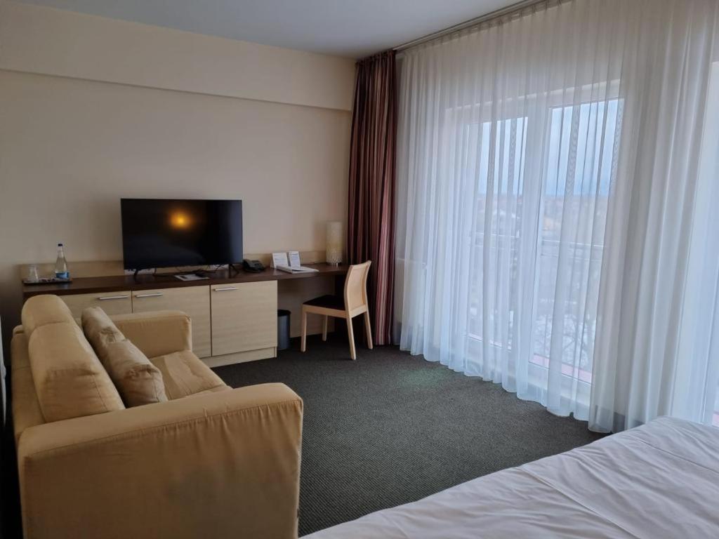 The Gerald'S Hotel Рэдэуци Экстерьер фото